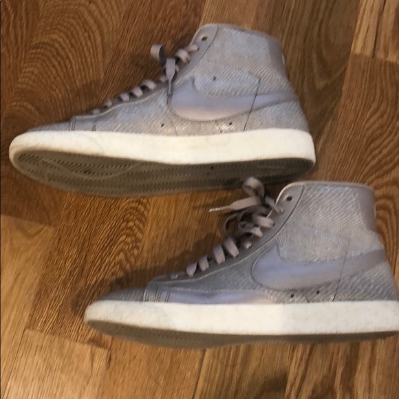 Nike - Picture 2 of 3